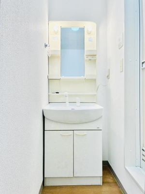 【洗面所】 | セレ西尾久 | 荒川遊園地前の賃貸物件。
「セレ西尾久」のことなら(株)メイワ・エステートへお任せください。