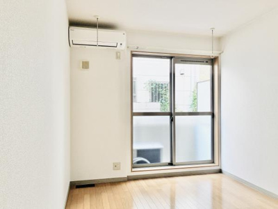 【居間・リビング】 | セレ西尾久 | 荒川遊園地前の賃貸物件。
「セレ西尾久」のことなら(株)メイワ・エステートへお任せください。