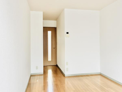 【居間・リビング】 | セレ西尾久 | 荒川遊園地前の賃貸物件。
「セレ西尾久」のことなら(株)メイワ・エステートへお任せください。