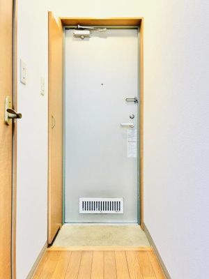 【玄関】 | セレ西尾久 | 荒川遊園地前の賃貸物件。
「セレ西尾久」のことなら(株)メイワ・エステートへお任せください。