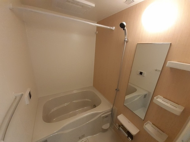 イーケー　サングレースの浴室