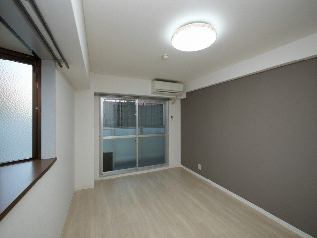 ドゥリーム新今里の居間・リビング