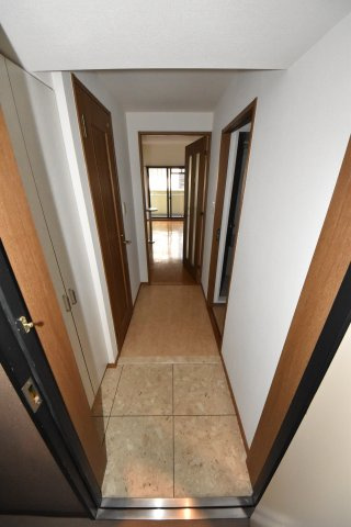 アスリート本町西の玄関