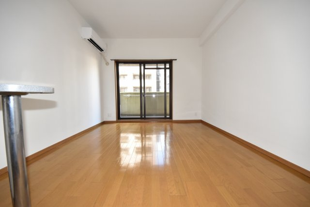 アスリート本町西の居間・リビング