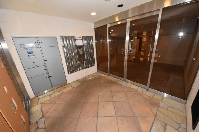 アスリート本町西のエントランス