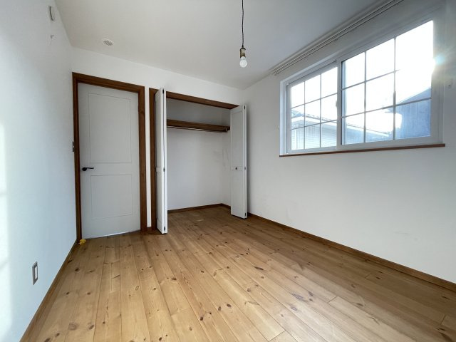 八戸市西白山台4丁目の洋室