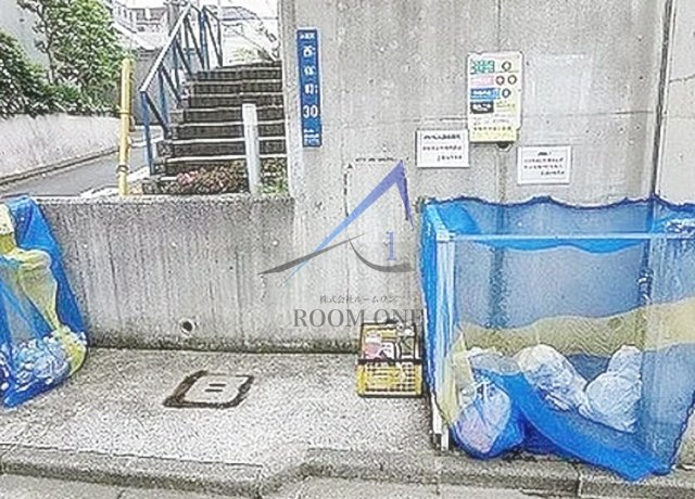 アドウェル西嶺Ｃ棟のその他共用部分|敷地内ごみ置き場です。