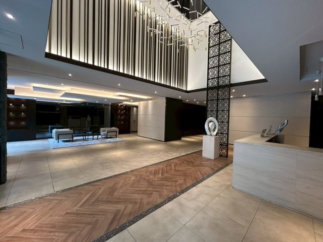 プレサンスレジェンド大阪新町タワーのロビー