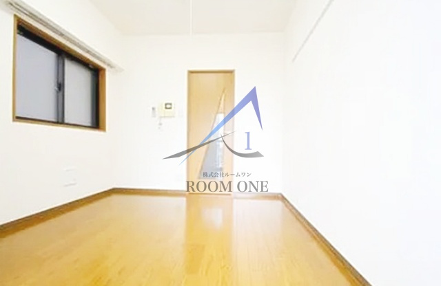 グリフィン横浜・ファーストステージの居間・リビング|洋室のお部屋です。