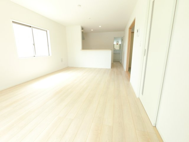 佐賀市西田代第3　1号棟の内観：施工例|キッチンとリビングでコミュニケーション取れるLDK♪