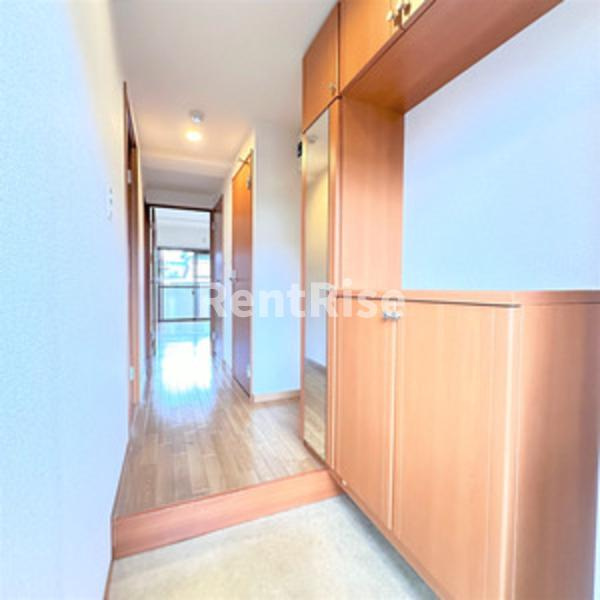 リヴェール　ドミールの玄関