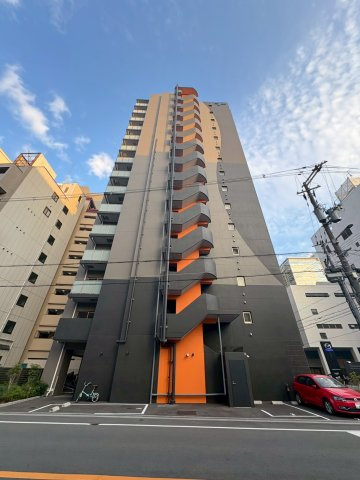 セレニテ難波グランデシュッドの外観