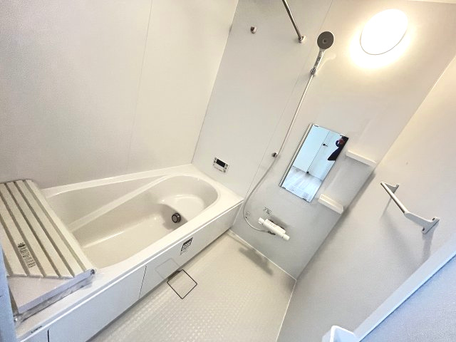 【浴室】 | 糟屋郡須恵町大字須恵22期　1号棟（全1棟）【仲介手数料無料・0円】 | 施工例。浴室です。施工例は完成時と異なる場合があります。