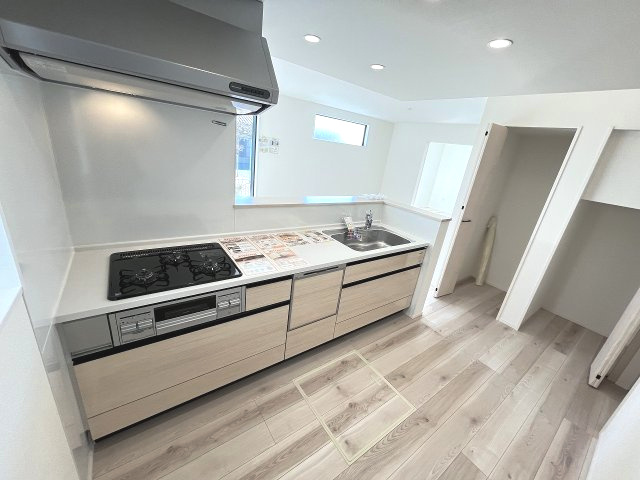 【キッチン】 | 糟屋郡須恵町大字須恵22期　1号棟（全1棟）【仲介手数料無料・0円】 | 施工例。施工例は完成時と異なる場合があります。