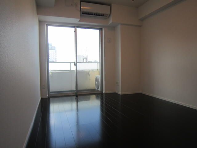 イースト秋葉原の居間・リビング