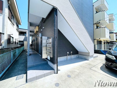 【エントランス】 | Castana.城主(カスターニャジョウシュ) | エントランスです