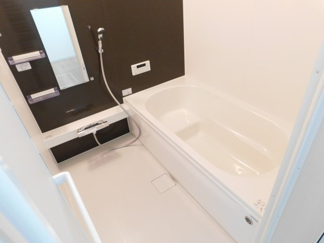 名古屋市北区北久手町の新築一戸建の浴室|◇浴室◇　　広い１坪サイズ・浴室暖房乾燥機・保温浴槽・追い焚き機能・ベンチ浴槽・エコシャワー・オートバス・バリアフリーバス・浴室窓あり