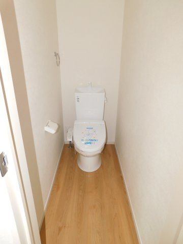 名古屋市北区北久手町の新築一戸建のトイレ|◇トイレ◇　　１・２階　シャワートイレ　節水タイプ　