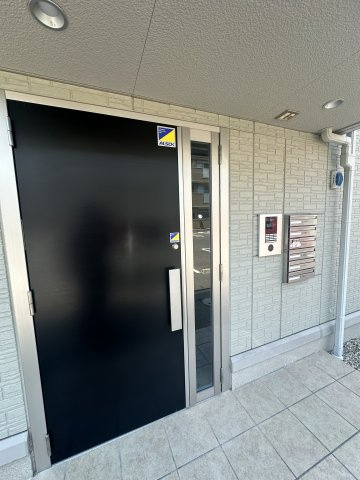 クリア　トゥレスＢＣ　Ｃ棟のエントランス