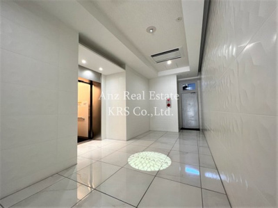 【ロビー】 | KANOACIA（カノアシア） | ホワイトで洗練された、おしゃれなエレベーターホール☆