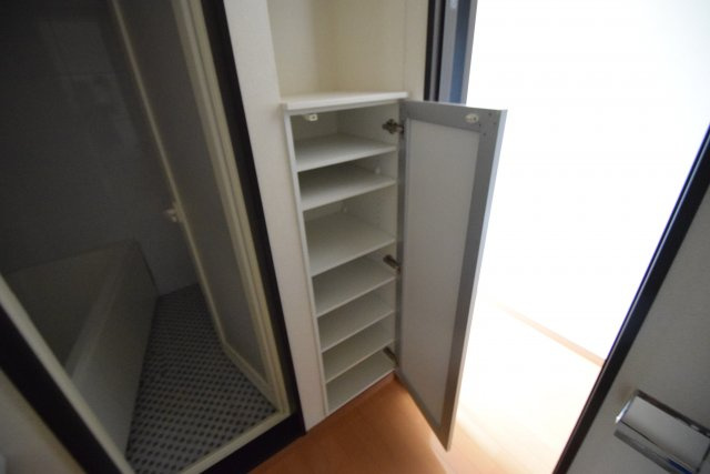 リブリ・パルクルールの玄関|靴がたっぷり入ります★