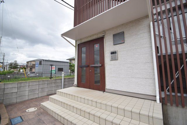 リブリ・パルクルールのエントランス|オートロックつき