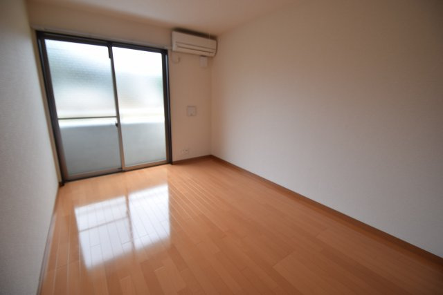 リブリ・パルクルールの居間・リビング|エアコン付きのお部屋★