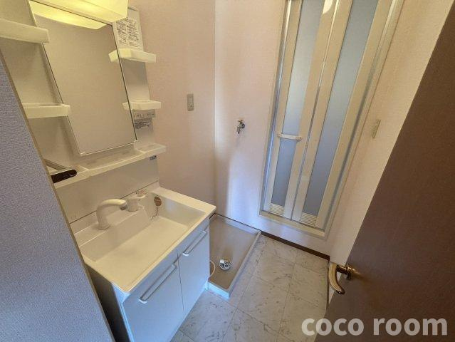 デルニエⅡ　Bの独立洗面台