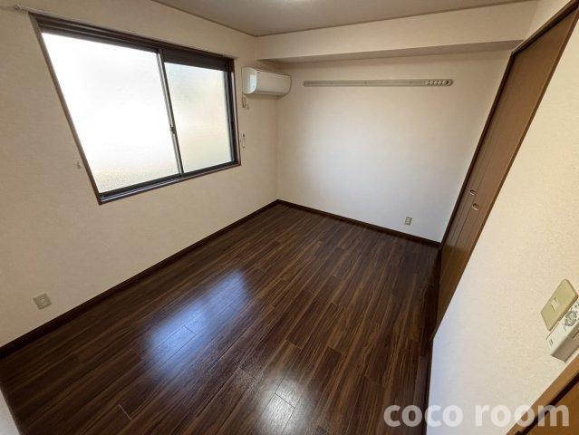 デルニエⅡ　Bの洋室