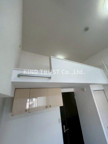 アルビオン西梅田の内装|明るい室内です