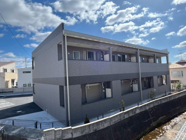 シャインヒルズの外観