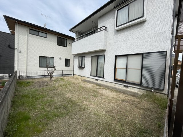 想定賃料年108万　想定利回り4.7％　木造戸建の庭|南庭。