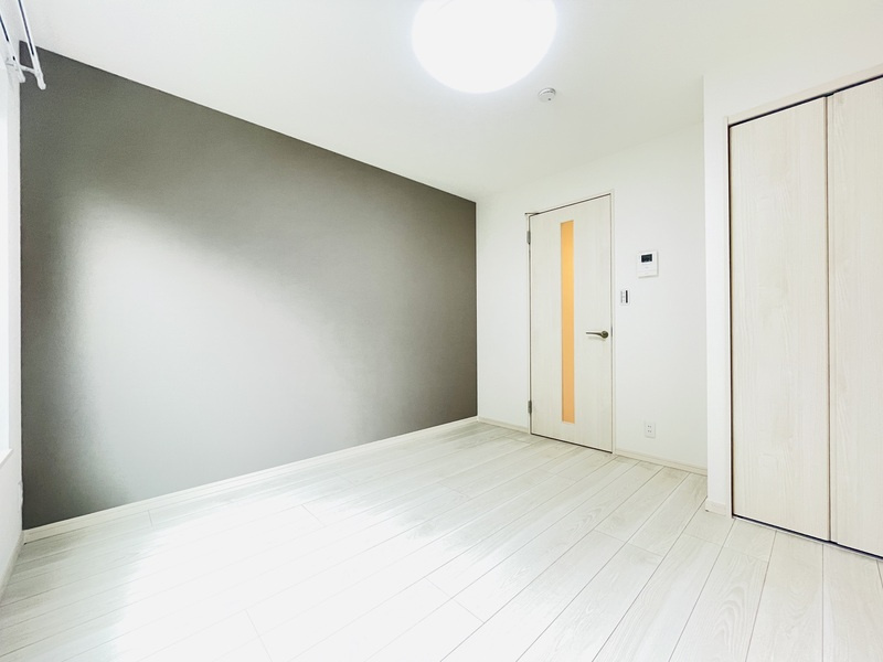 府中市清水が丘２丁目のアパートの居間・リビング