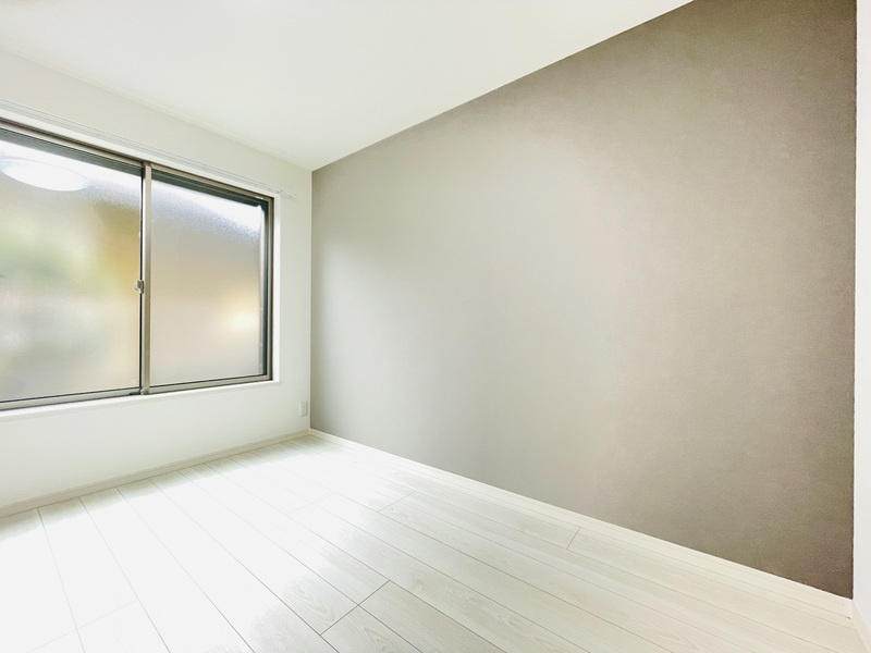 府中市清水が丘２丁目のアパートの居間・リビング