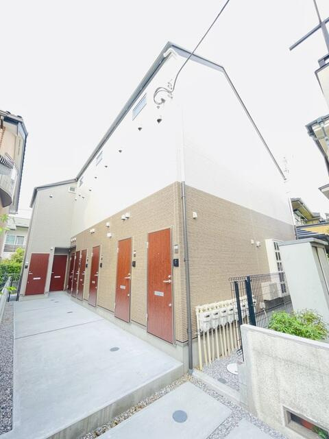 府中市清水が丘２丁目のアパートの外観