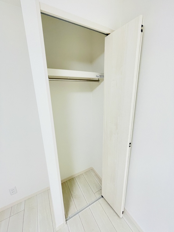 府中市清水が丘２丁目のアパートの収納