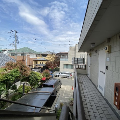 【展望】 | コープ・オリンピア | 閑静な住宅地です。近隣には緑が多いです。