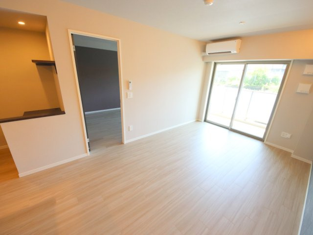 Ｔｏｕｒ　ｄ’Ａｎｇｅ　Ｉｋｏｍａの居間・リビング