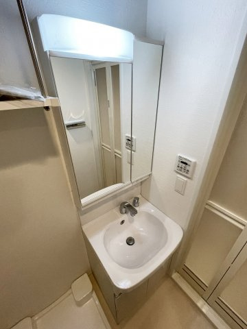 ファーストフィオーレ難波クレシアの洗面所