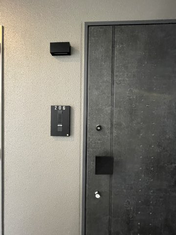 ファーストフィオーレ難波クレシアの玄関