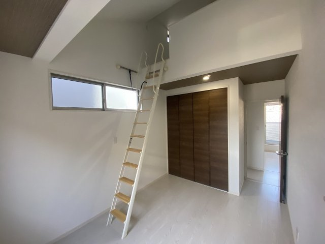 一戸建　大津市一里山4丁目の洋室|2階洋室6.36帖　ロフト付き