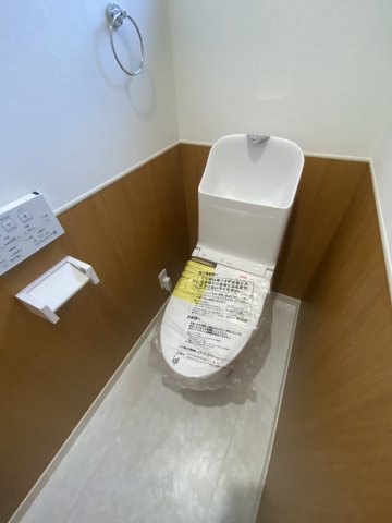 一戸建　大津市一里山4丁目のトイレ|トイレが２ヵ所あると忙しい朝や来客時に便利です