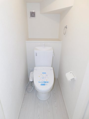 名古屋市北区北久手町の新築一戸建のトイレ|◇トイレ◇　　１・２階　シャワートイレ　節水タイプ　