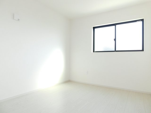 名古屋市北区北久手町の新築一戸建の洋室|◇洋室◇　　明るい洋室５．２帖　