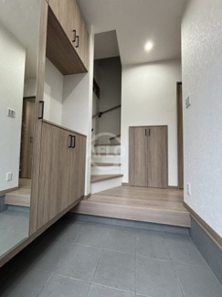 【玄関】 | 八尾市田井中3丁目築浅戸建 | 八尾市田井中3丁目築浅戸建　玄関