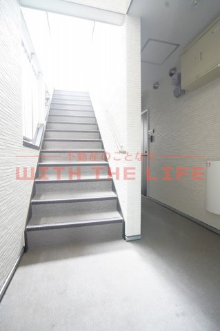 THE　NOBLES諏訪野町Ⅱ（ザノブレス）【キャッシュバック対象物件】のロビー|落ち着いたロビーです