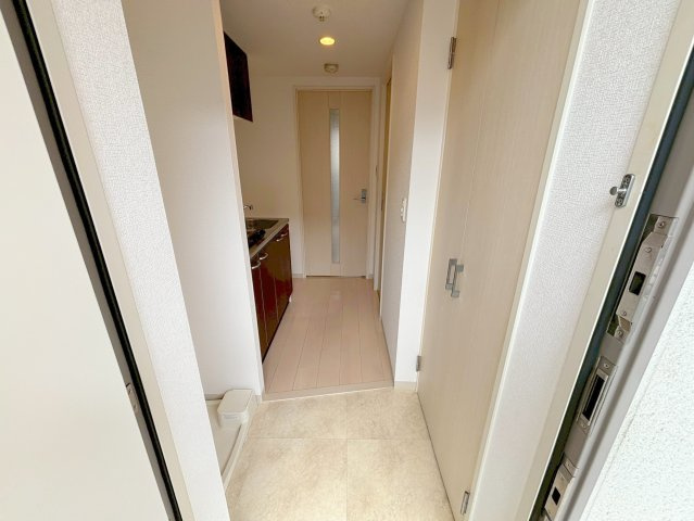 エステムコート新大阪Ⅷレヴォリスの玄関