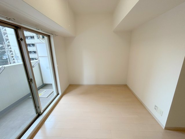 エステムコート新大阪Ⅷレヴォリスの洋室