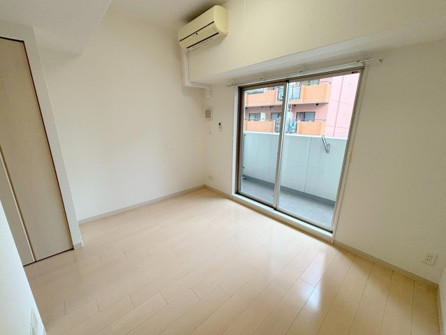 エステムコート新大阪Ⅷレヴォリスの洋室