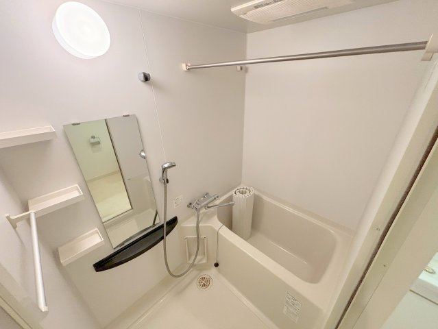 エステムコート新大阪Ⅷレヴォリスの浴室